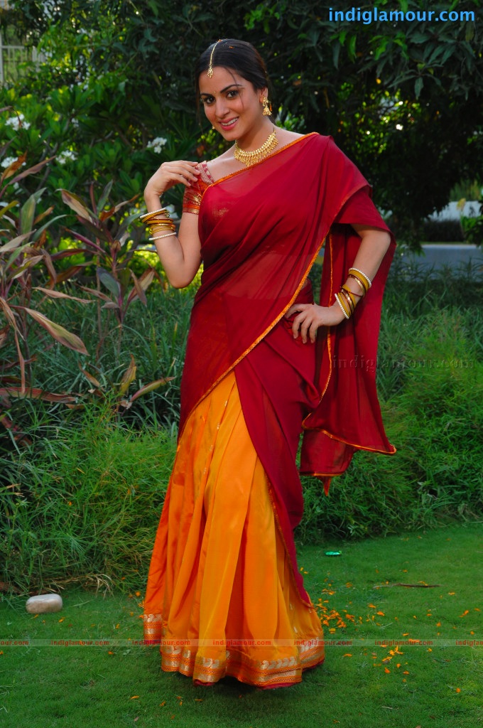 Shradha Arya Actress hd photo