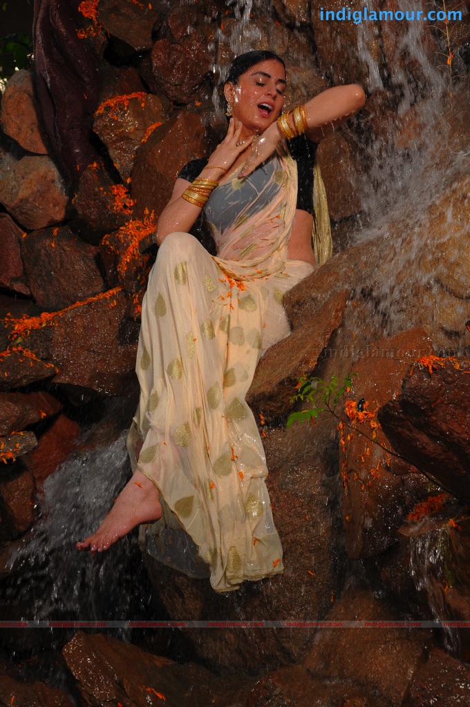 Shradha Arya Actress hd photo