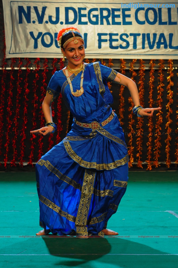 Shradha Arya Actress hd photo