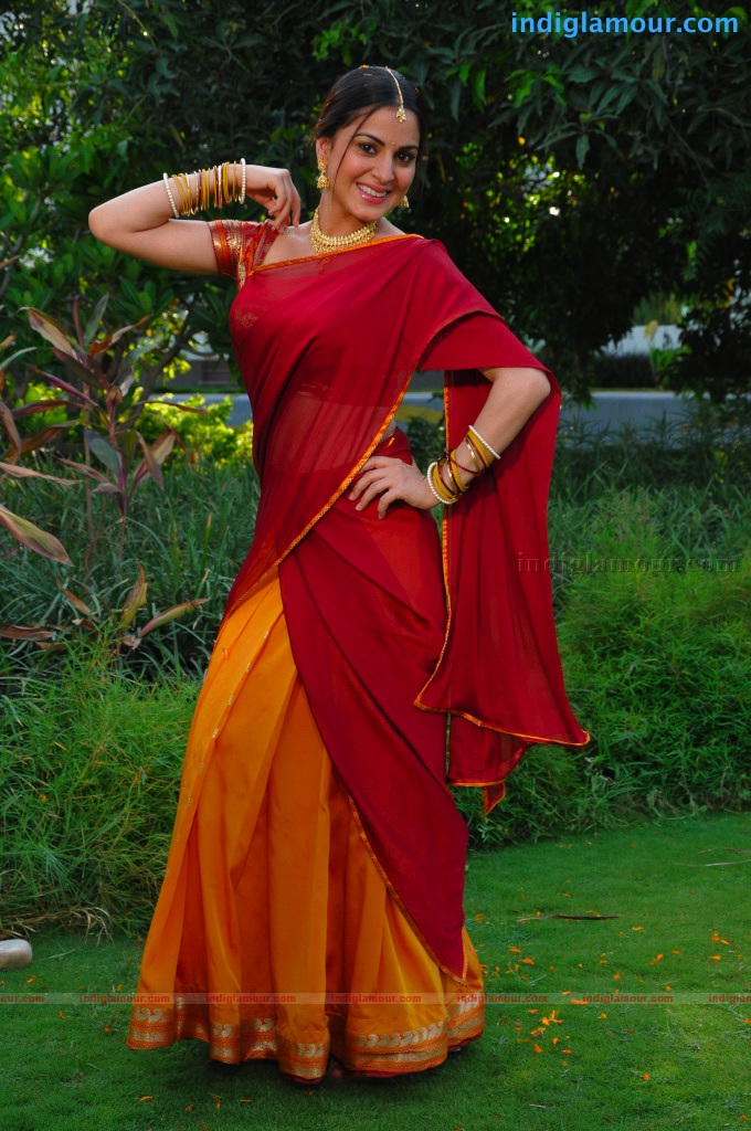 Shradha Arya Actress hd photo