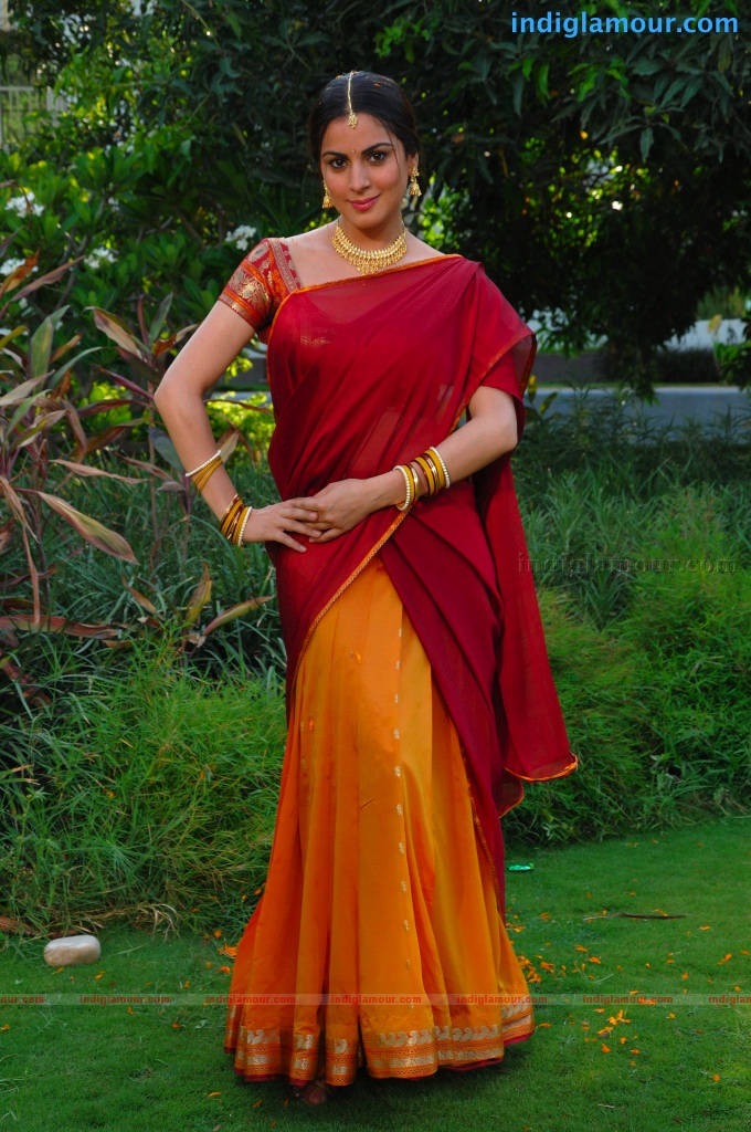 Shradha Arya Actress hd photo