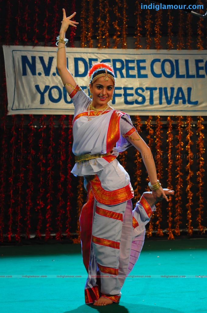 Shradha Arya Actress hd photo