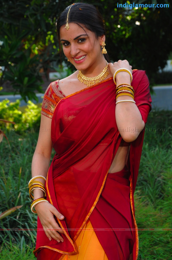 Shradha Arya Actress hd photo