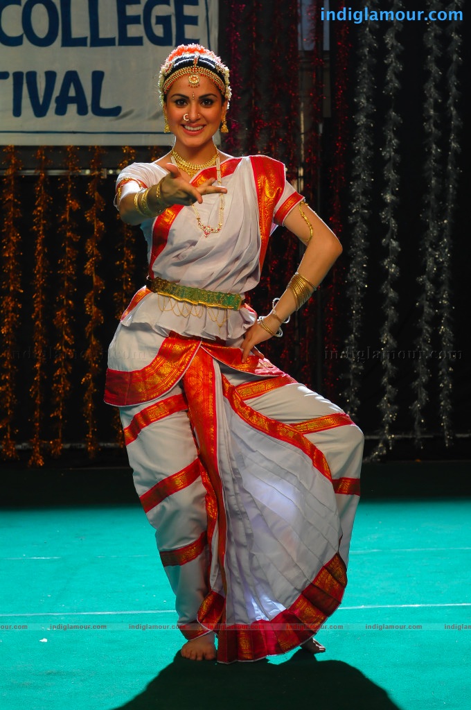 Shradha Arya Actress hd photo