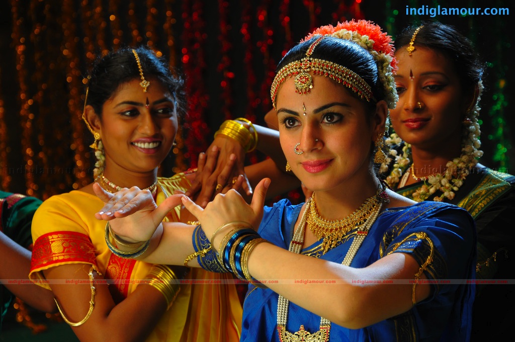 Shradha Arya Actress hd photo
