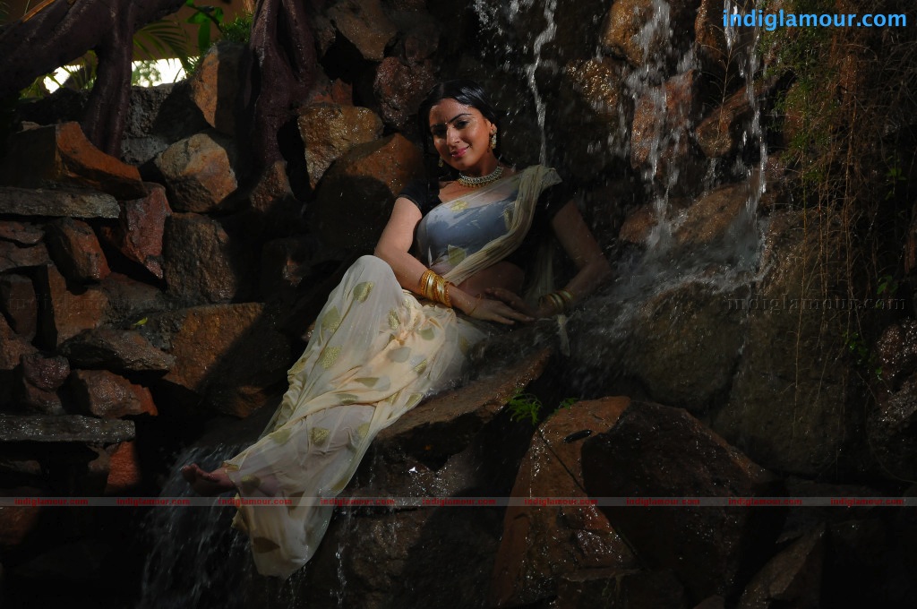 Shradha Arya Actress hd photo
