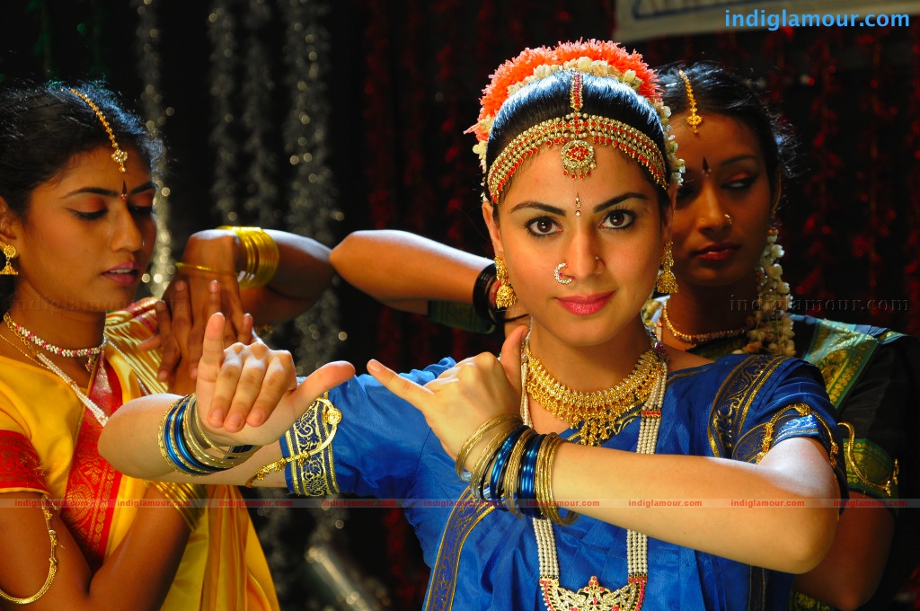 Shradha Arya Actress hd photo