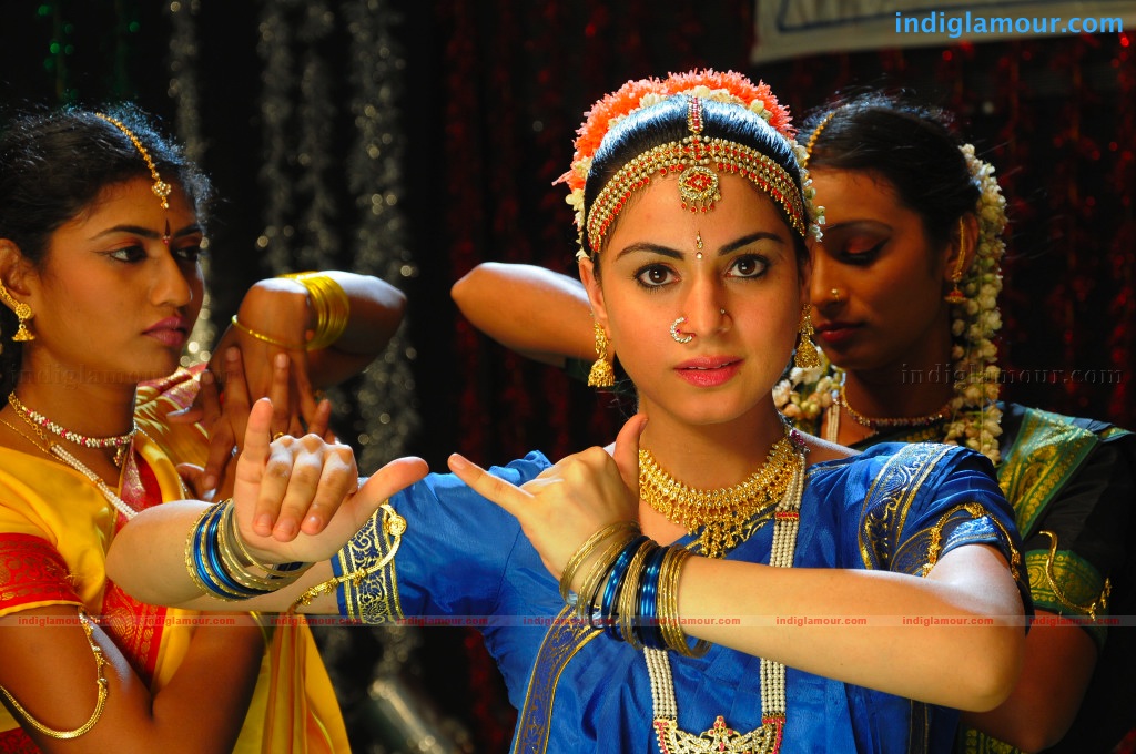 Shradha Arya Actress hd photo