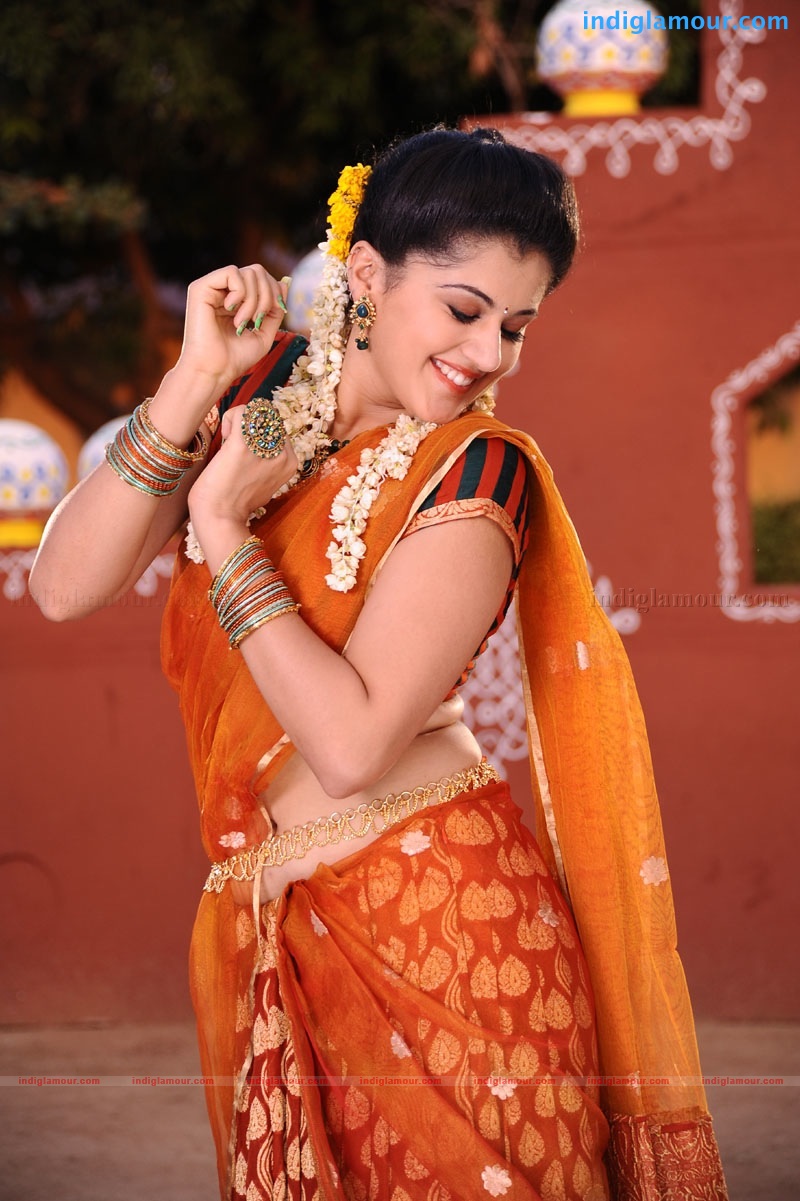Tapsee Actress hd photo