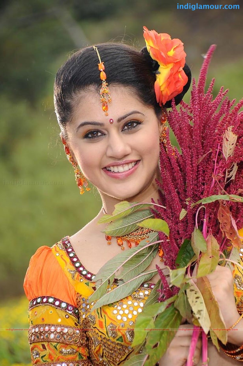 Tapsee Actress hd photo