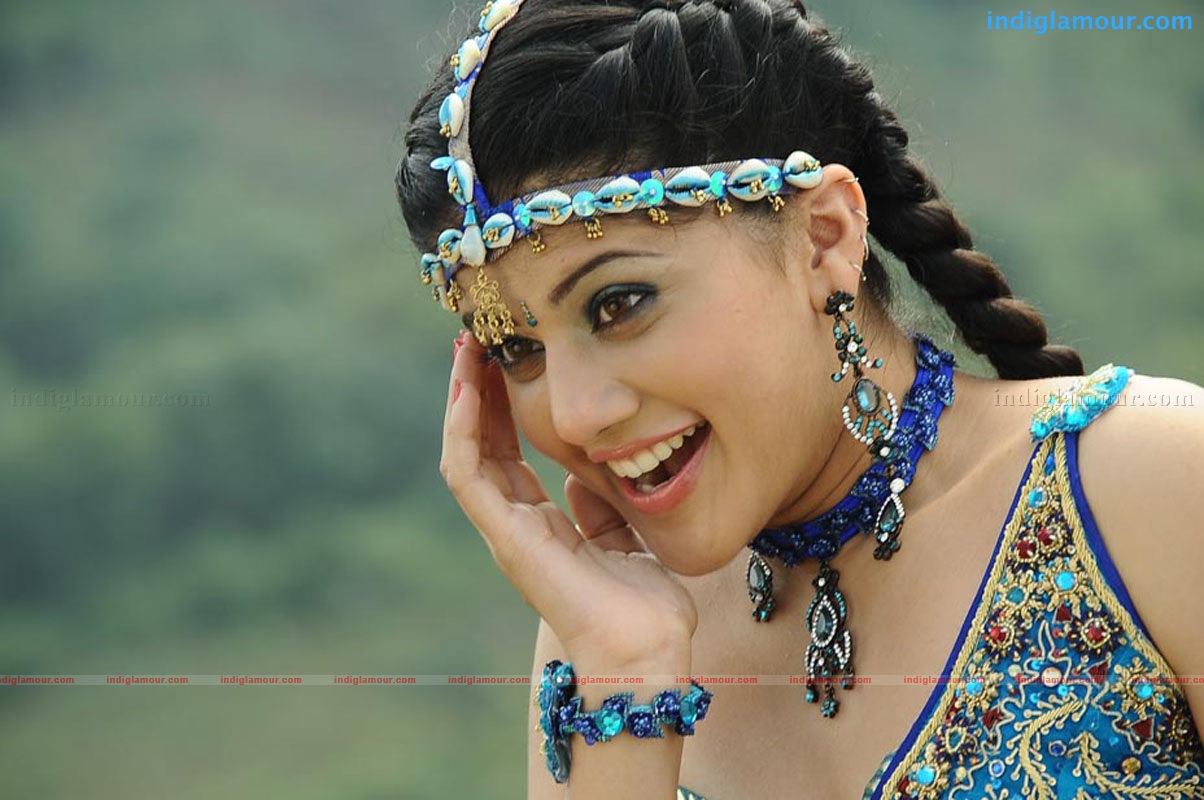 Tapsee Actress hd photo