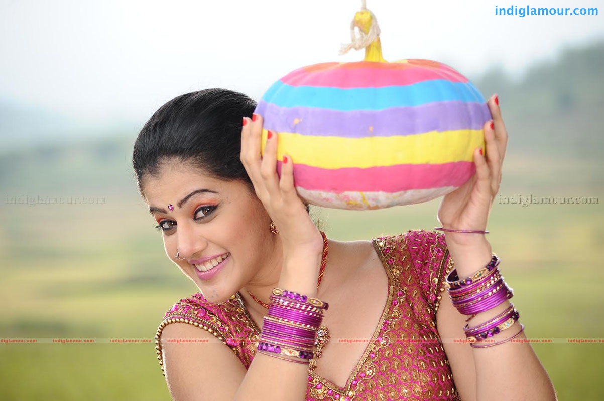 Tapsee Actress hd photo