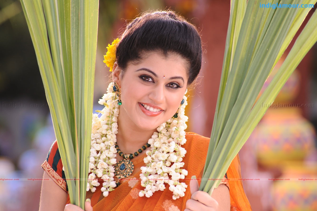 Tapsee Actress hd photo