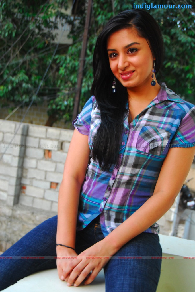 Deepika Parmar in Blue Actress hd photo