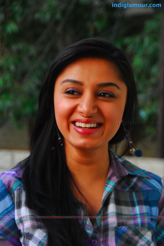 Deepika Parmar in Blue Actress hd photo