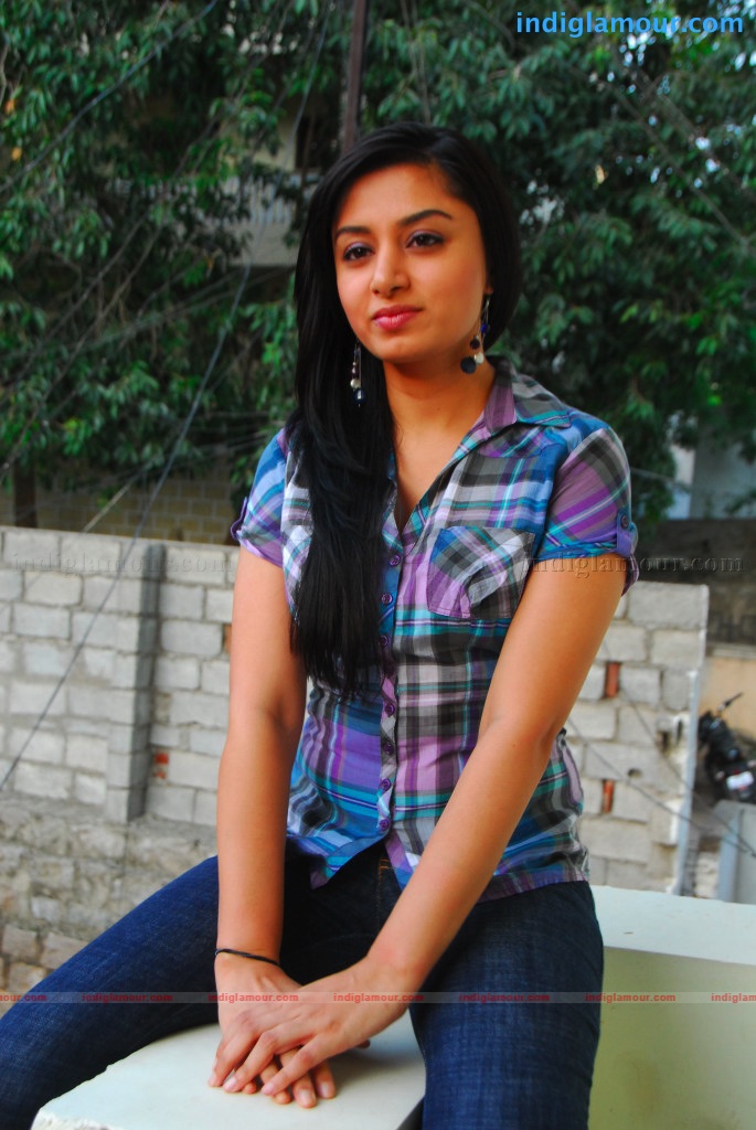 Deepika Parmar in Blue Actress hd photo
