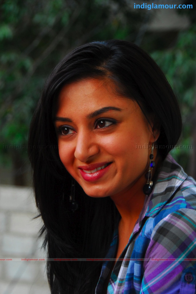Deepika Parmar in Blue Actress hd photo
