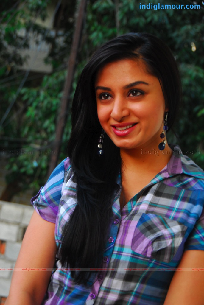 Deepika Parmar in Blue Actress hd photo