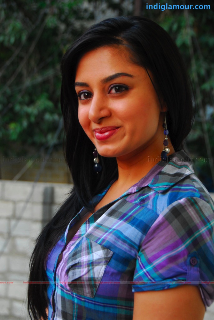 Deepika Parmar in Blue Actress hd photo