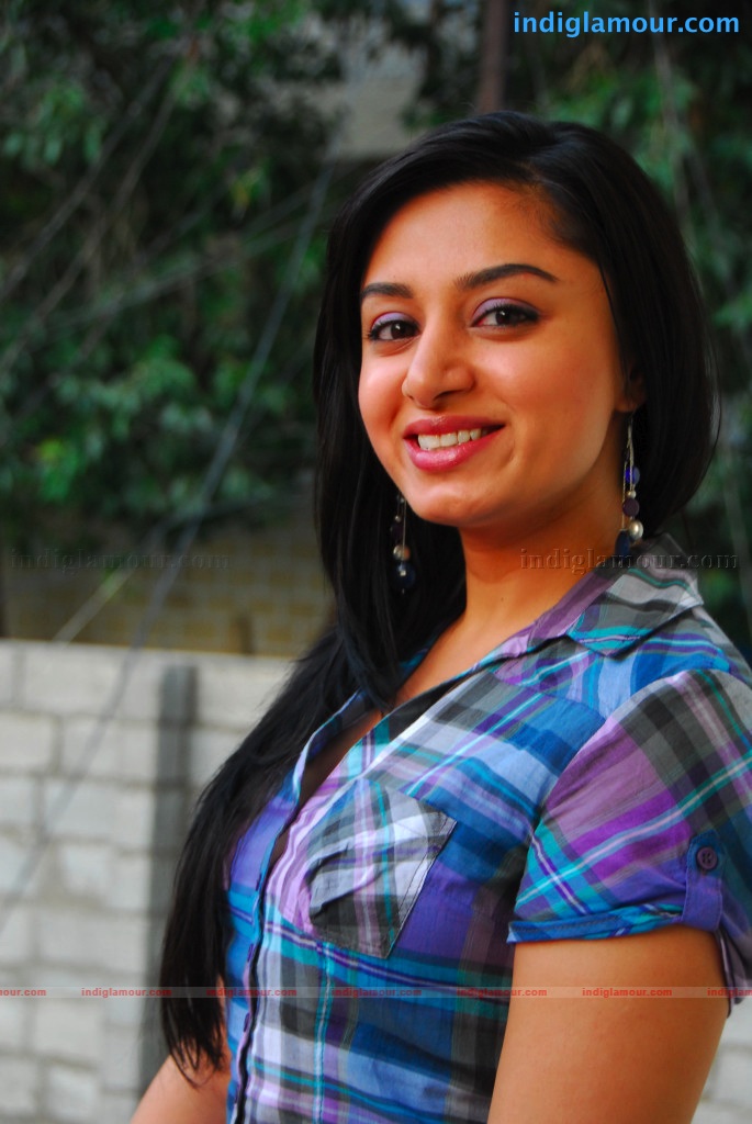 Deepika Parmar in Blue Actress hd photo