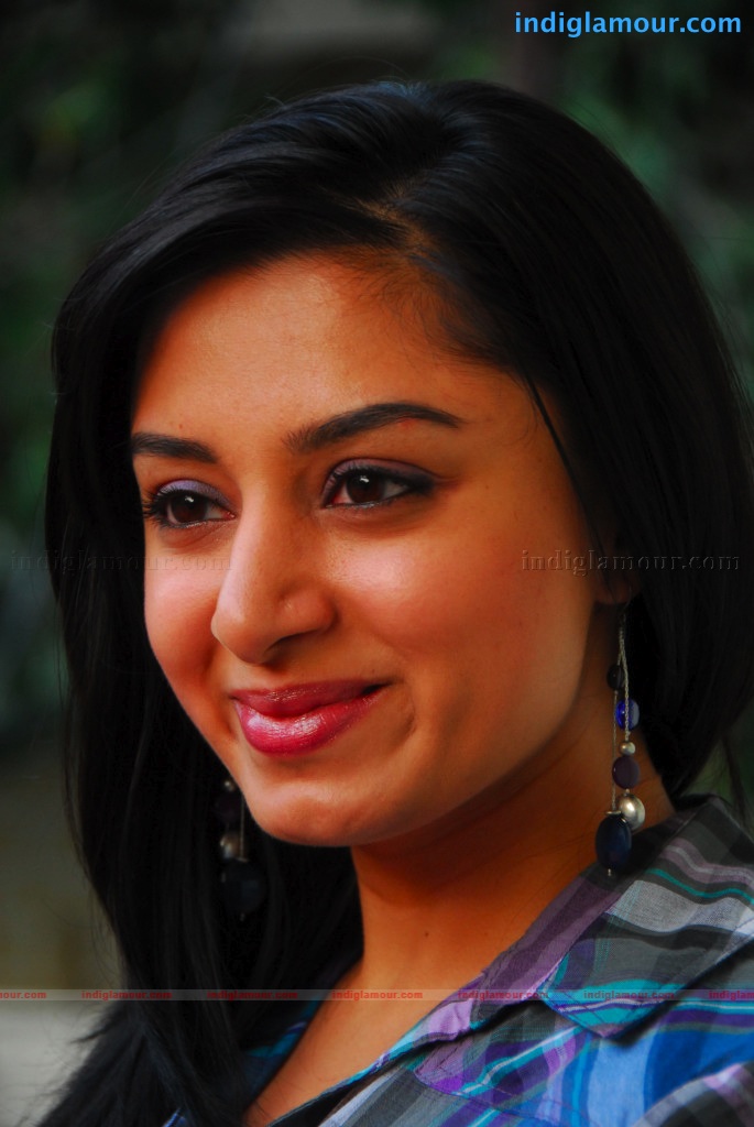 Deepika Parmar in Blue Actress hd photo