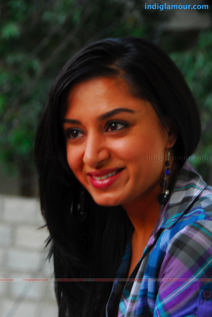 Deepika Parmar in Blue Actress hd photo