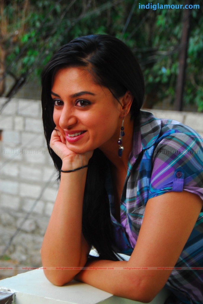 Deepika Parmar in Blue Actress hd photo