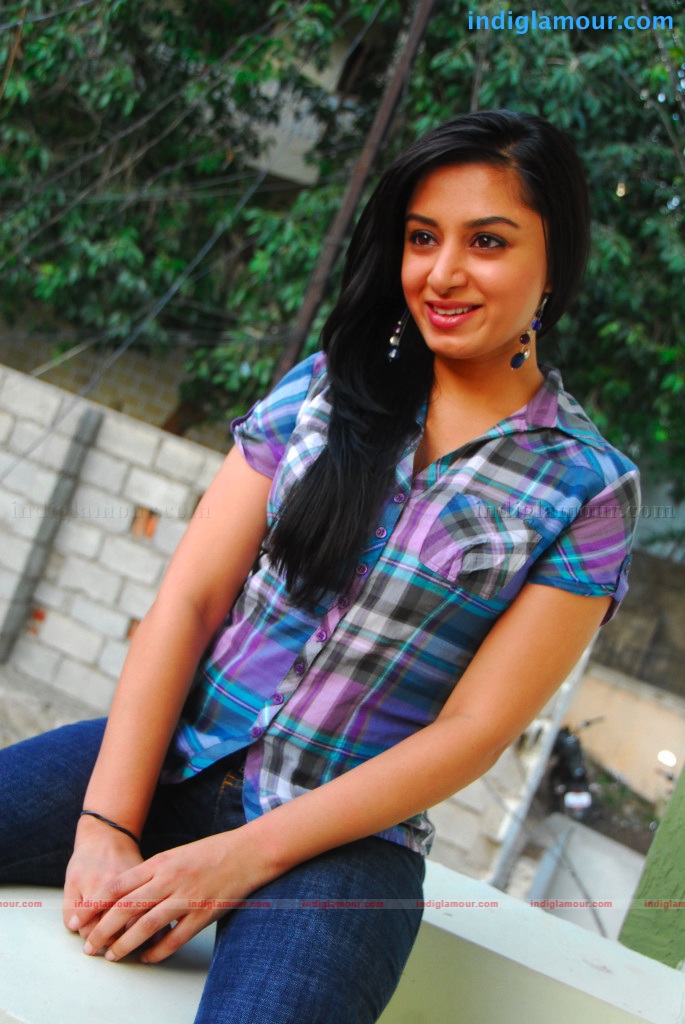 Deepika Parmar in Blue Actress hd photo