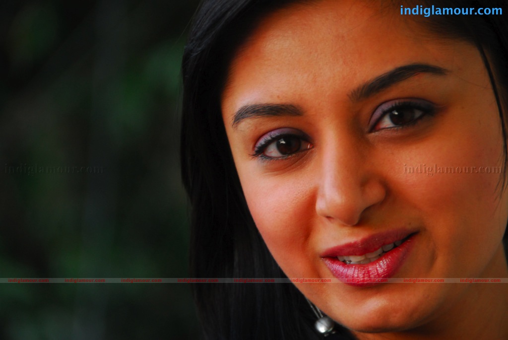 Deepika Parmar in Blue Actress hd photo