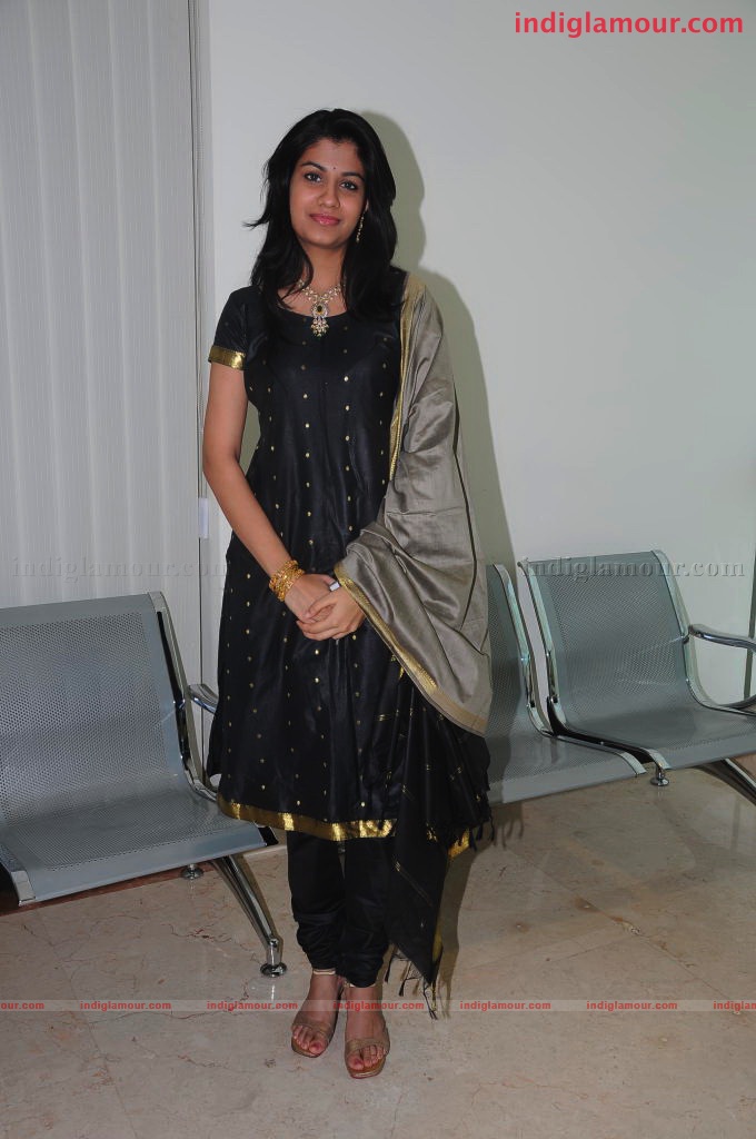 Shriya Actress hd photo