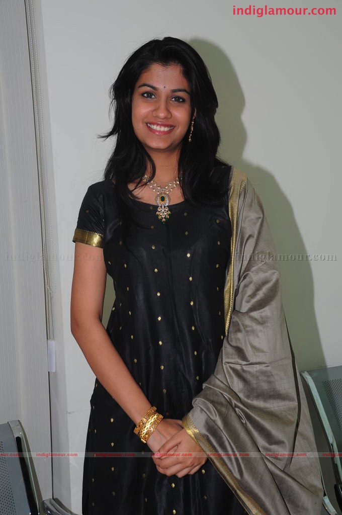 Shriya Actress hd photo