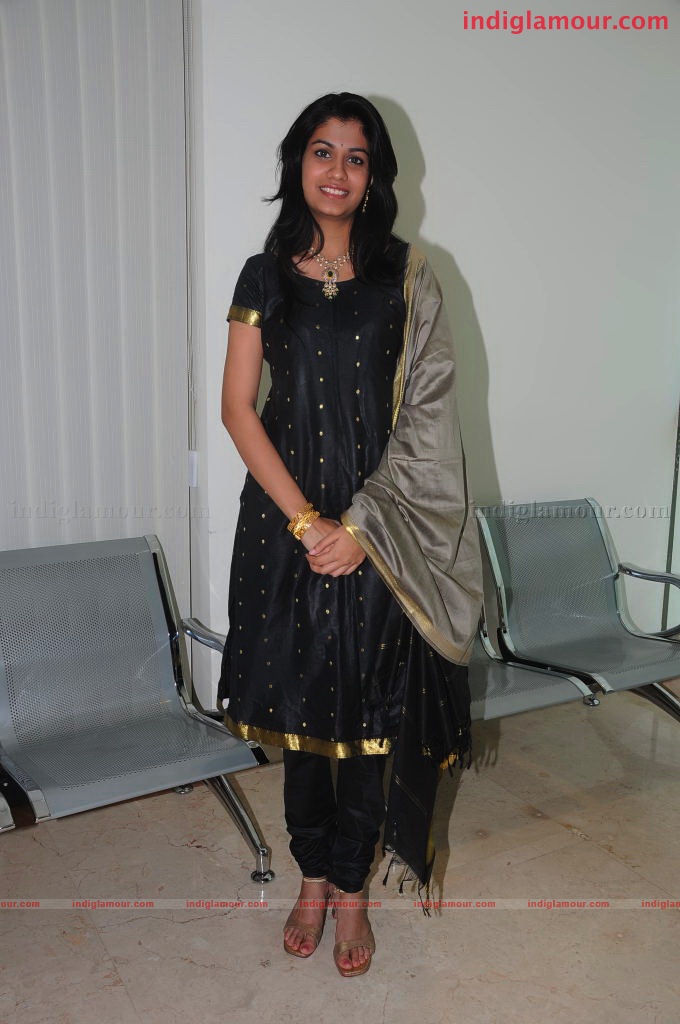 Shriya Actress hd photo