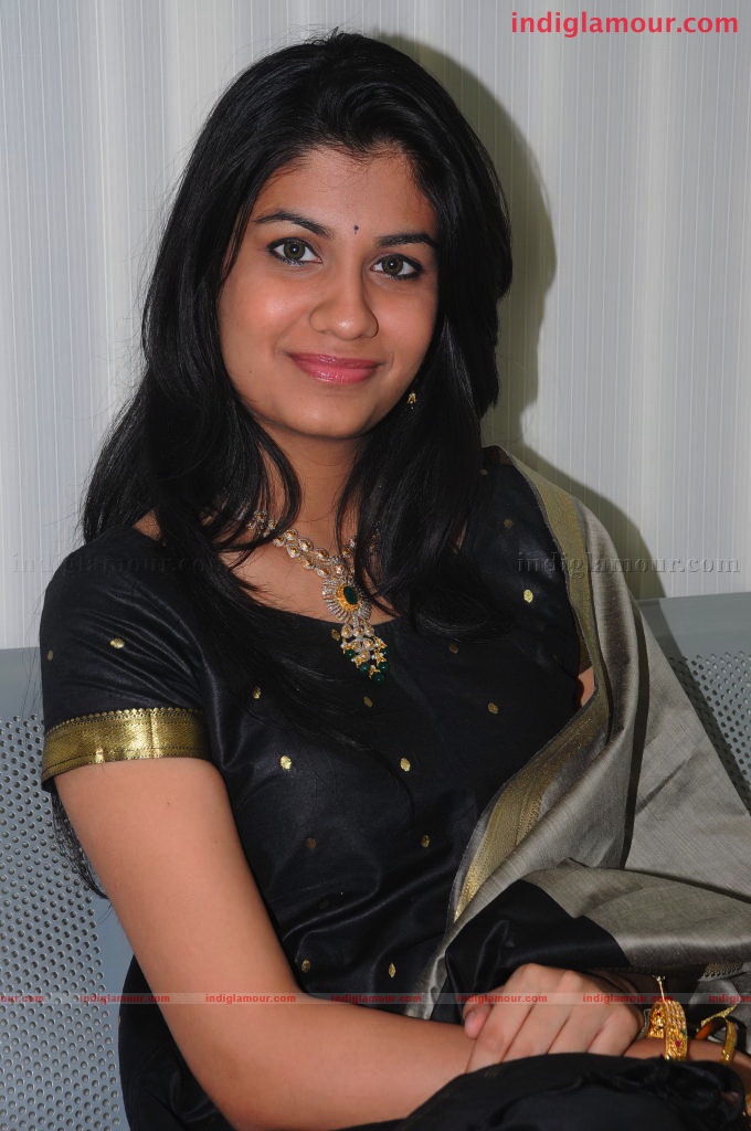Shriya Actress hd photo