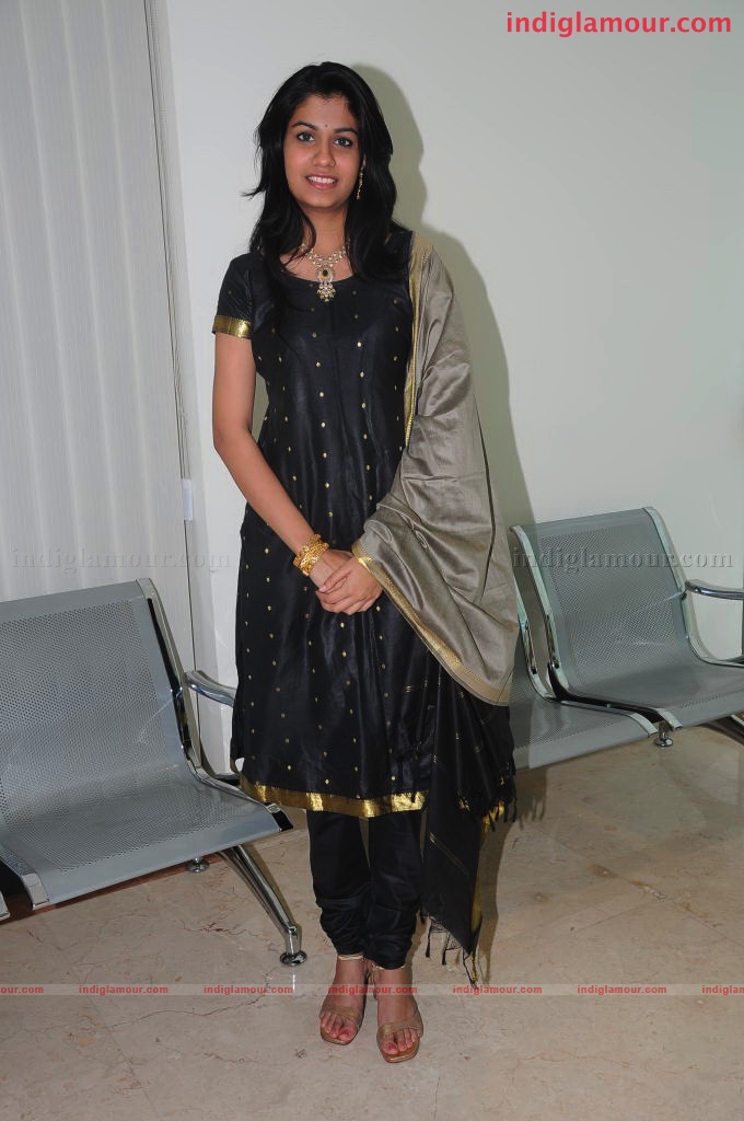 Shriya Actress hd photo
