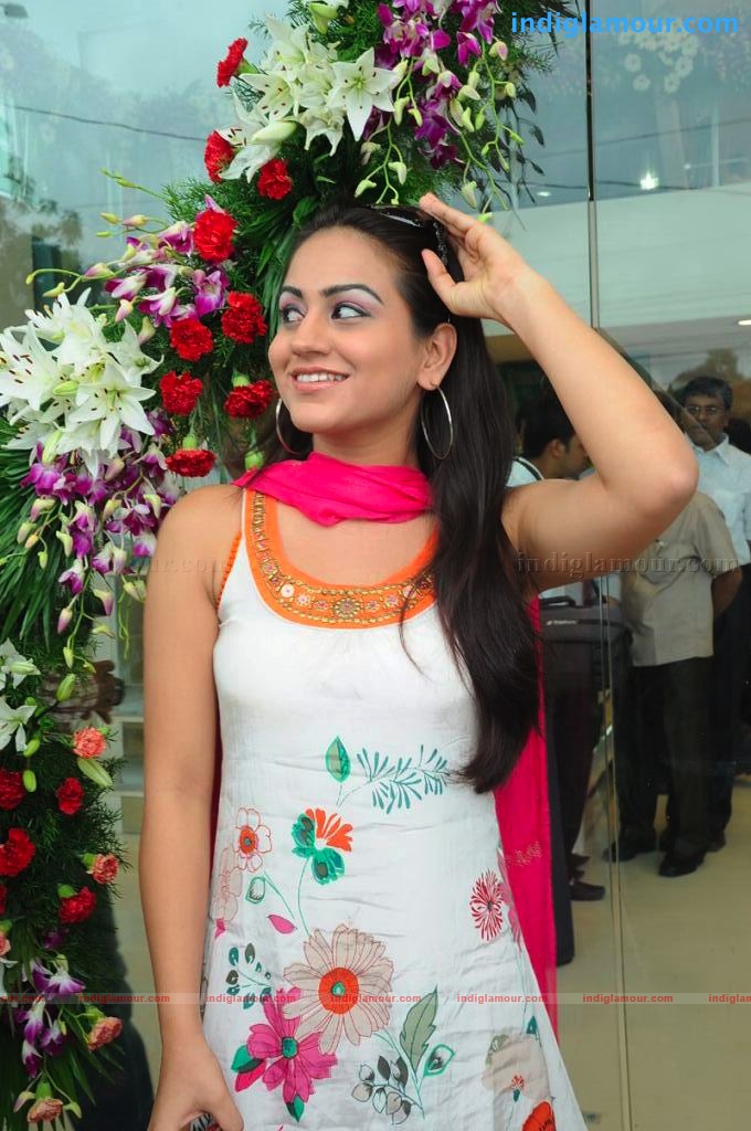 Aksha Actress hd photo