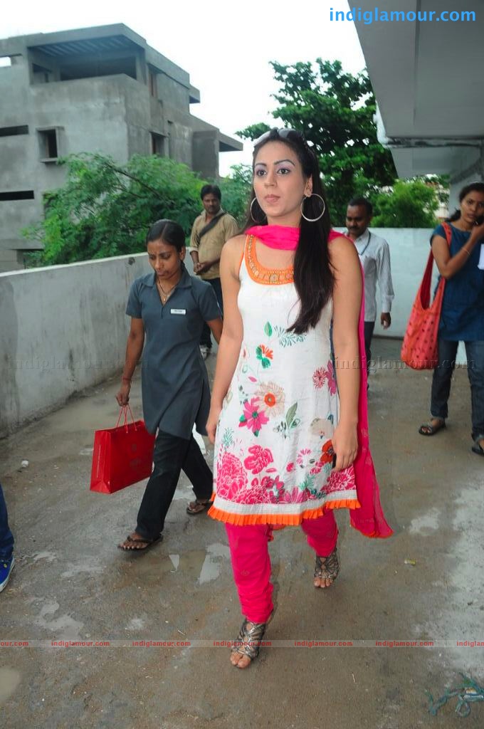 Aksha Actress hd photo