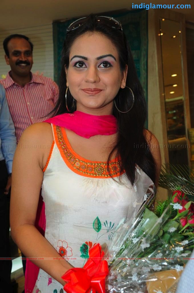 Aksha Actress hd photo