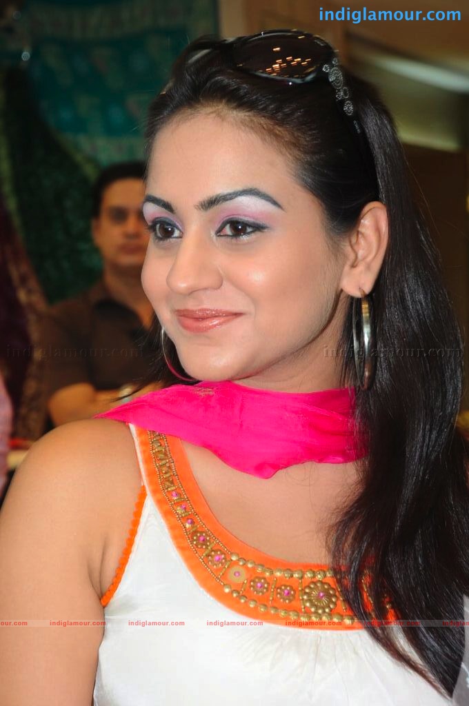 Aksha Actress hd photo