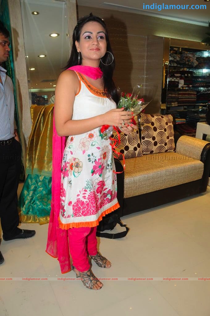 Aksha Actress hd photo