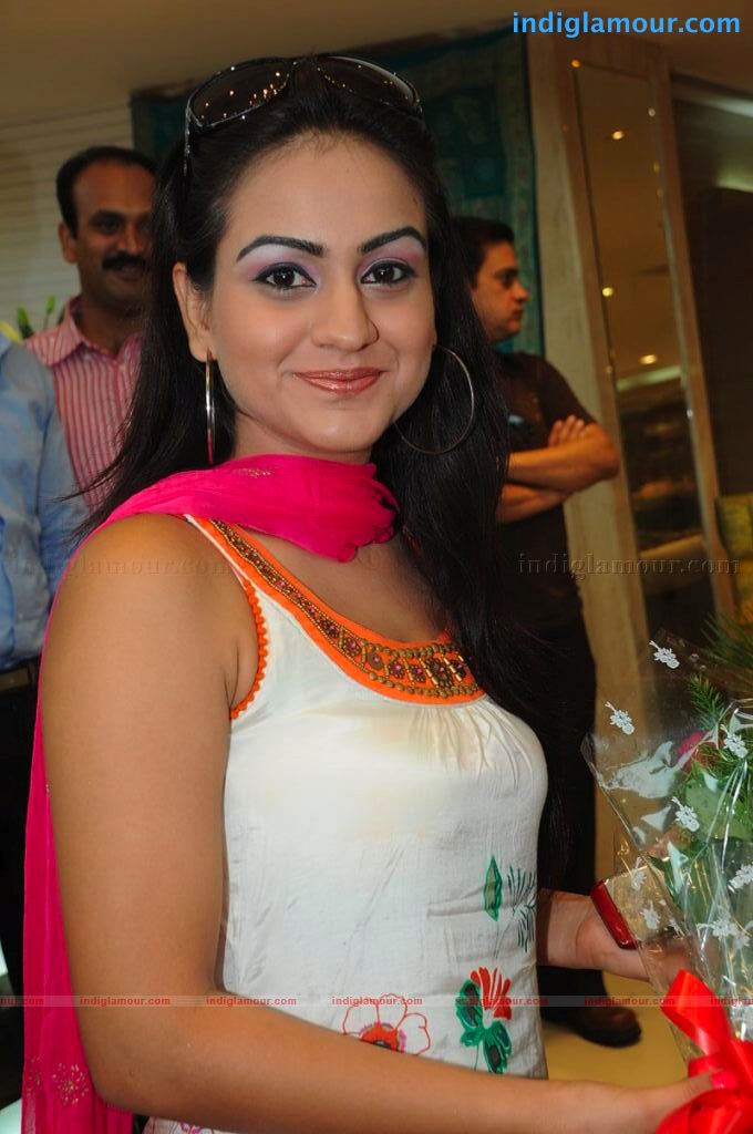 Aksha Actress hd photo