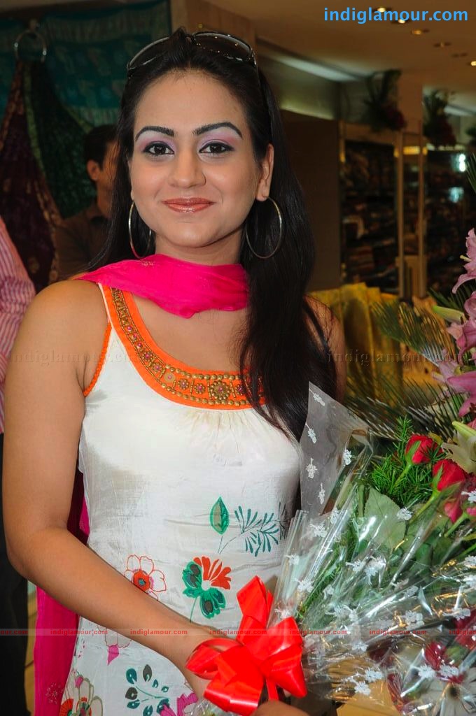 Aksha Actress hd photo