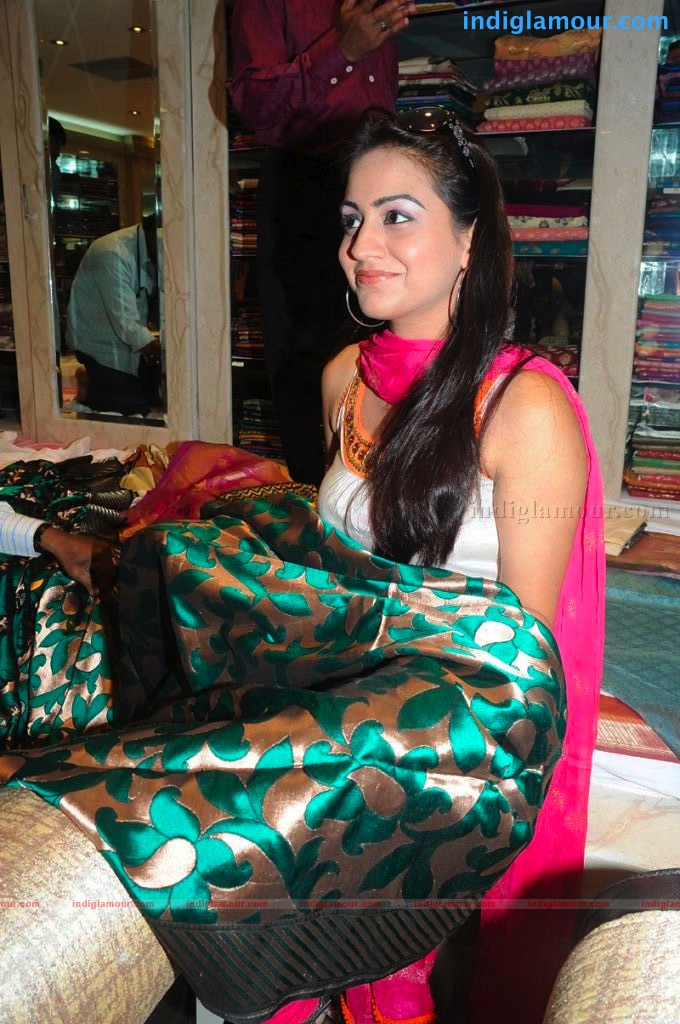 Aksha Actress hd photo