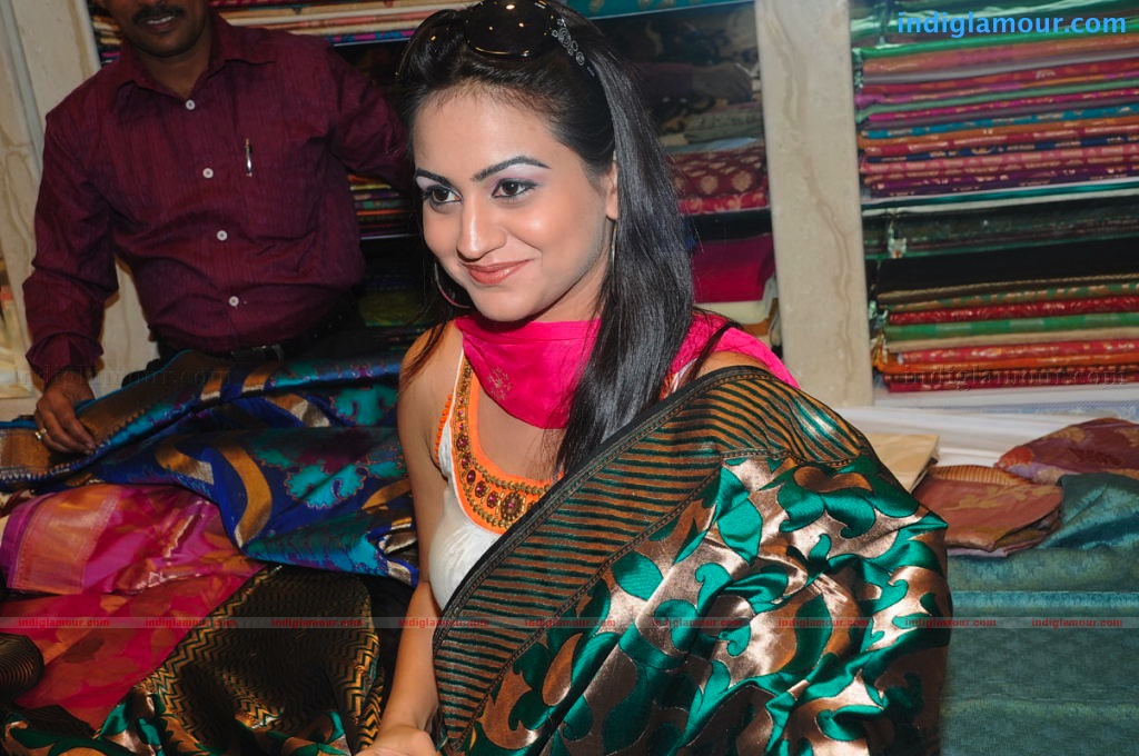 Aksha Actress hd photo