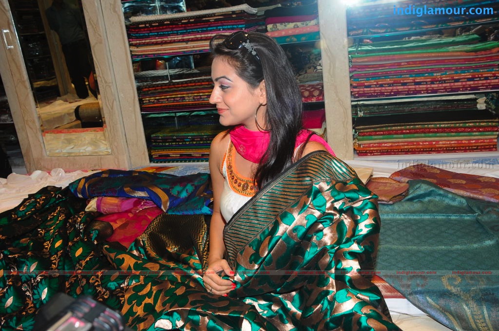 Aksha Actress hd photo