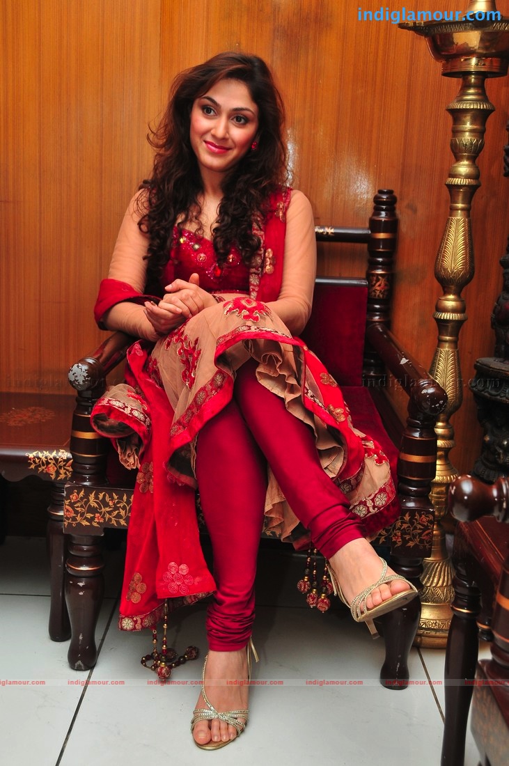Manjari Fadnis in Red Actress hd photo