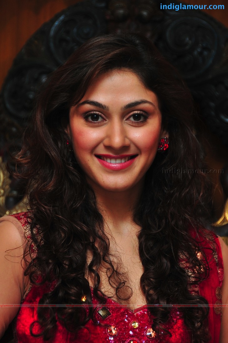 Manjari Fadnis in Red Actress hd photo