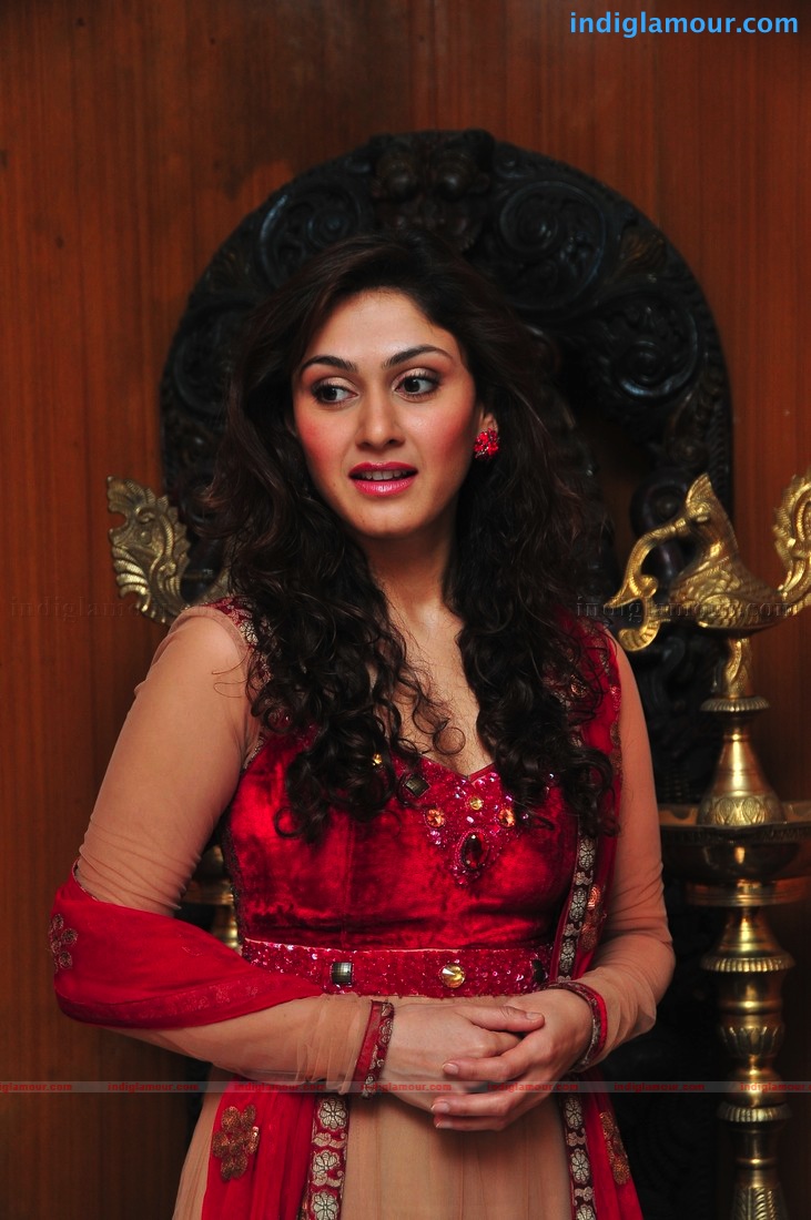 Manjari Fadnis in Red Actress hd photo