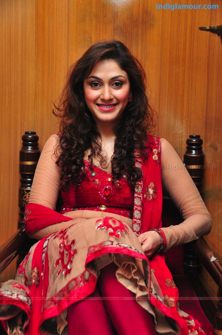 Manjari Fadnis in Red Actress hd photo