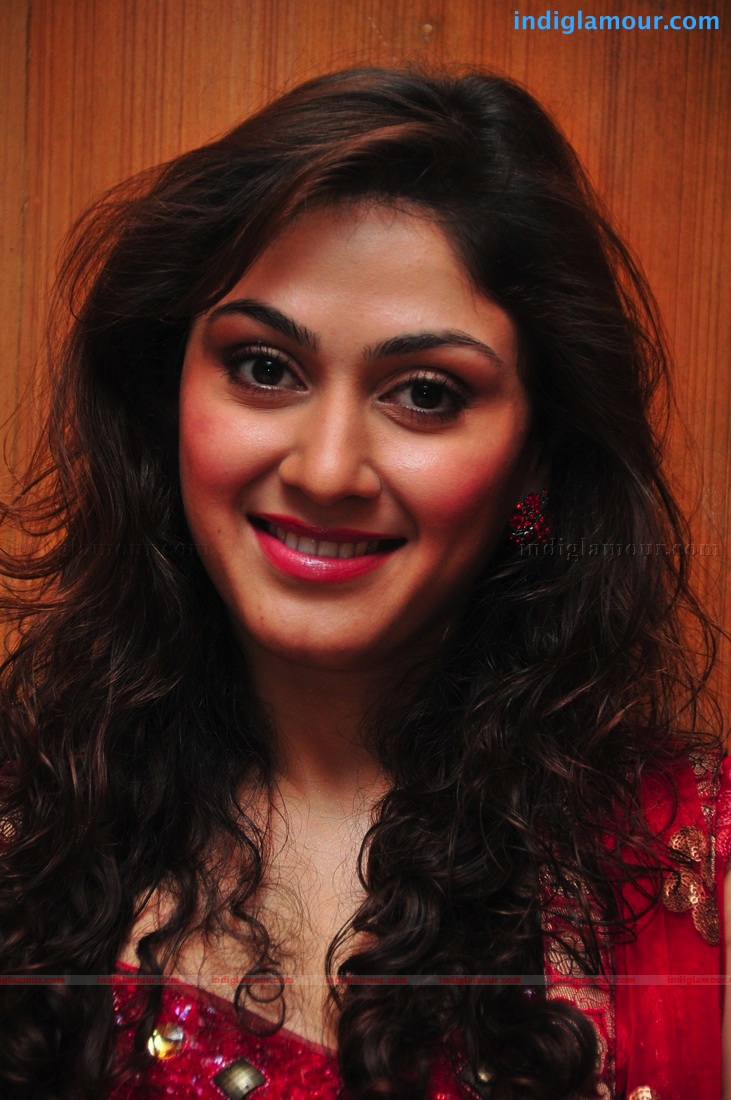 Manjari Fadnis in Red Actress hd photo