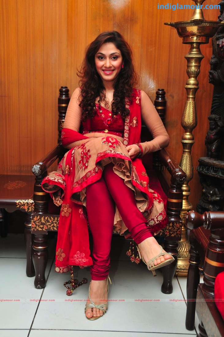 Manjari Fadnis in Red Actress hd photo